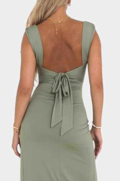 Viveka | Vestido elástico con lazo en la espalda