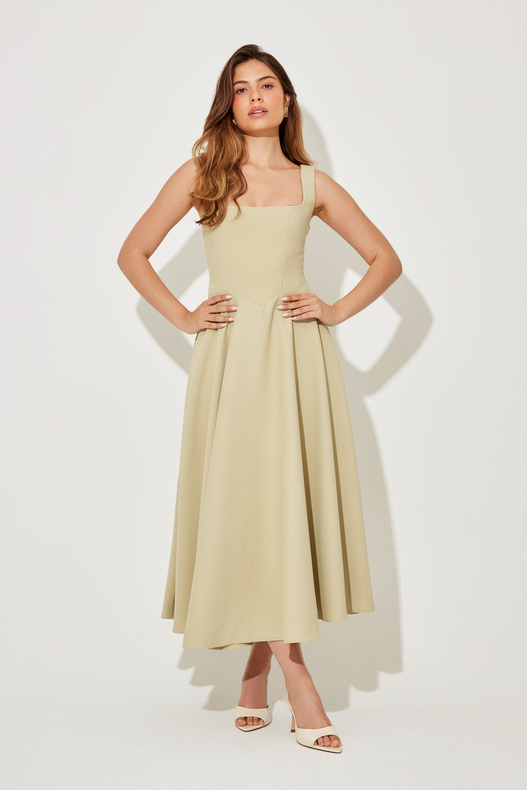 Amelia | Vestido midi fluido atemporal